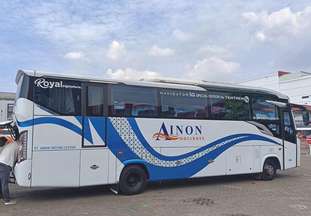 armada-bus-5