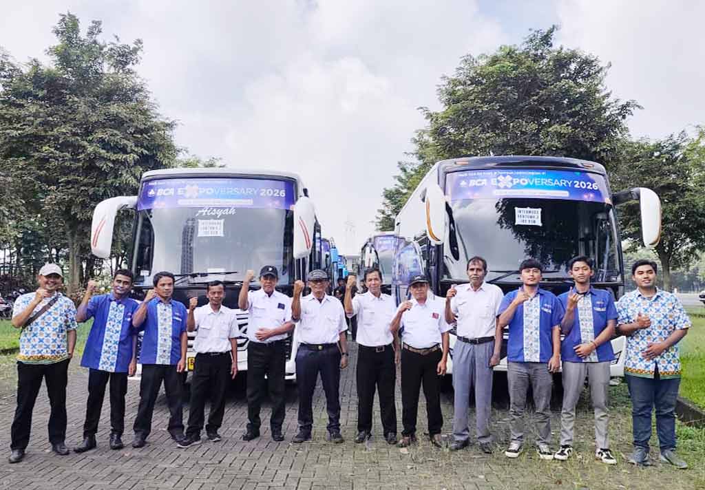 bus-ainon-holidays-di-BCA-Expo-Tangerang